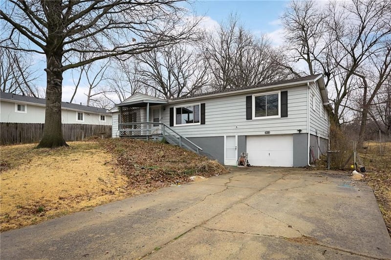 5615 Barnes Ave, Kansas City, MO 64119