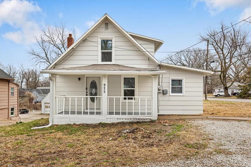 925 Emery St, Independence, MO 64050