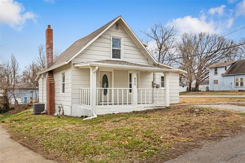 925 Emery St, Independence, MO 64050