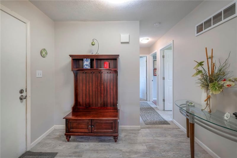 12746 108th Pl, Overland Park, KS 66210