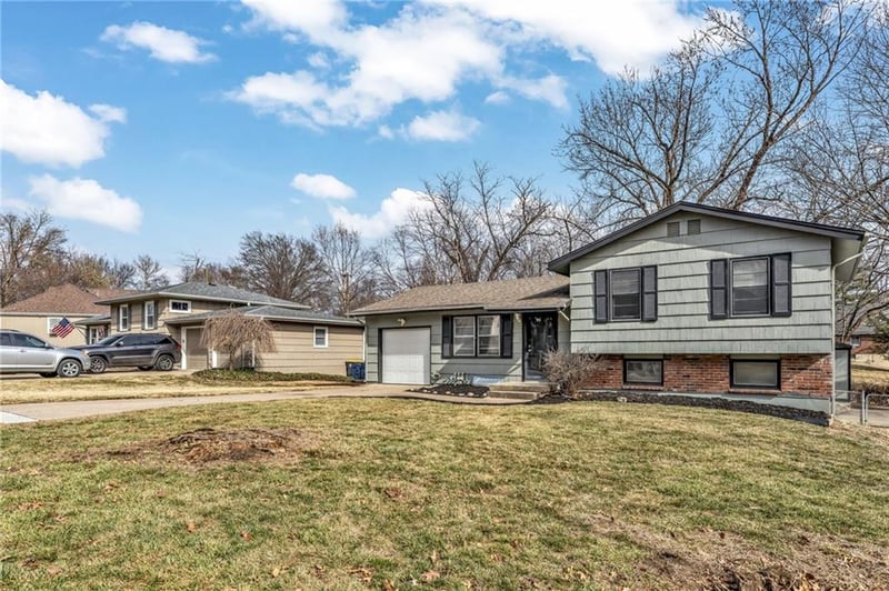 7313 Avalon St, Kansas City, MO 64152