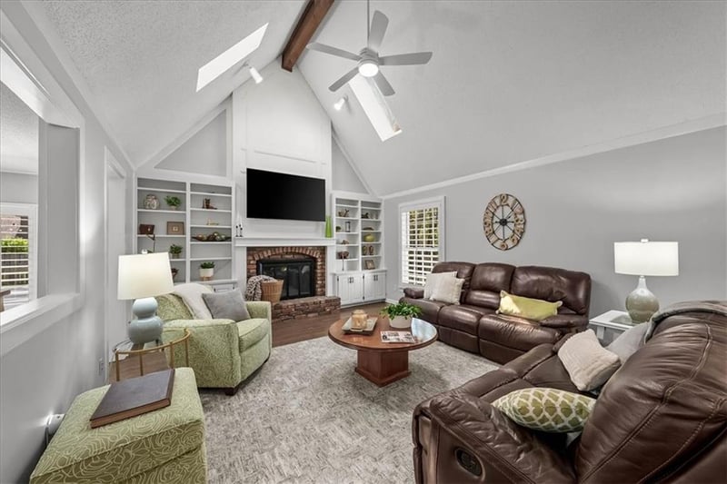 12028 Ballentine St, Overland Park, KS 66213