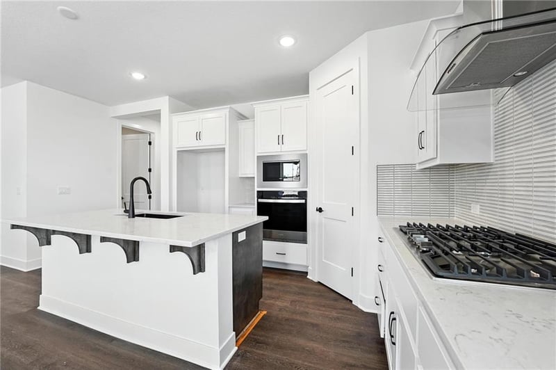 1412 162nd Ter, Basehor, KS 66007