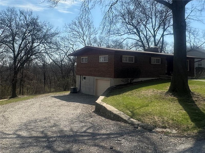409 76 St, Kansas City, KS 66111