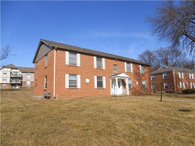 8612 Countryshire Ln, Kansas City, MO 64138