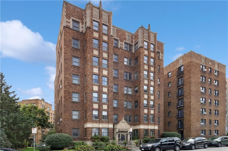 807 W 48th St #101, Kansas City, MO 64112