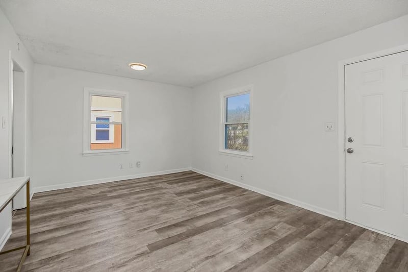 5436 College Ave, Kansas City, MO 64130