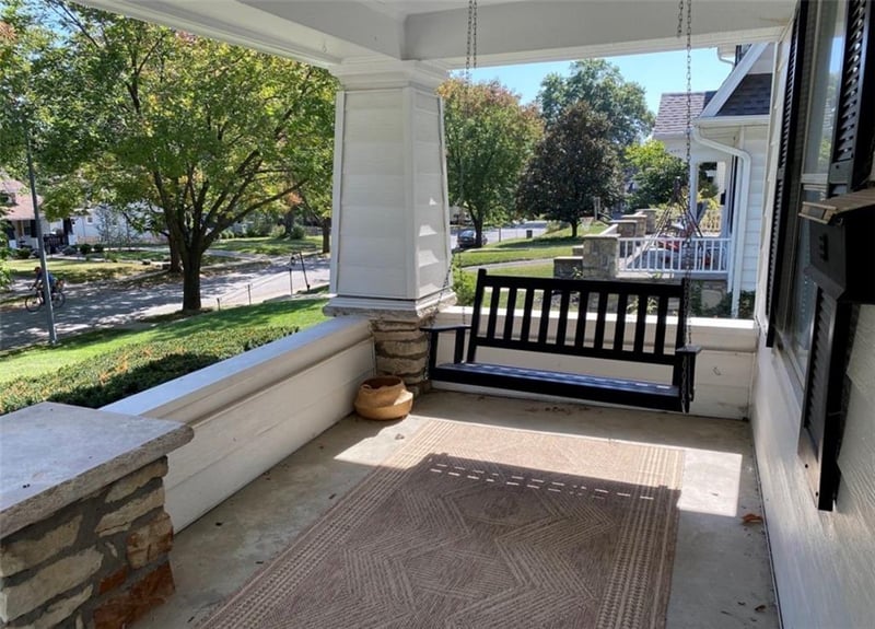 7420 Jarboe St, Kansas City, MO 64114