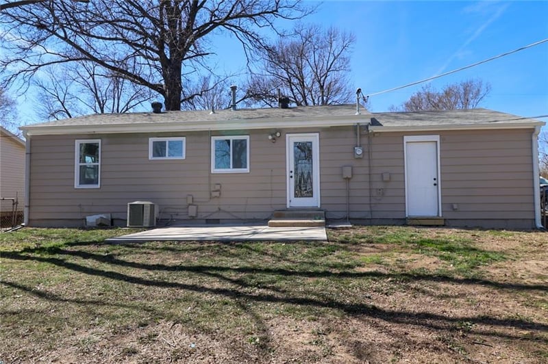 5151 Winchester Ave, Kansas City, MO 64119