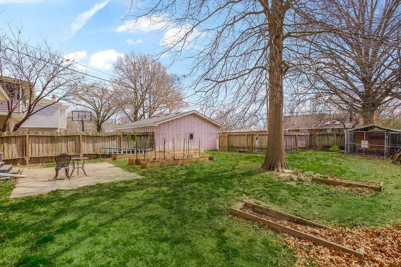211 Vine St, Leavenworth, KS 66048