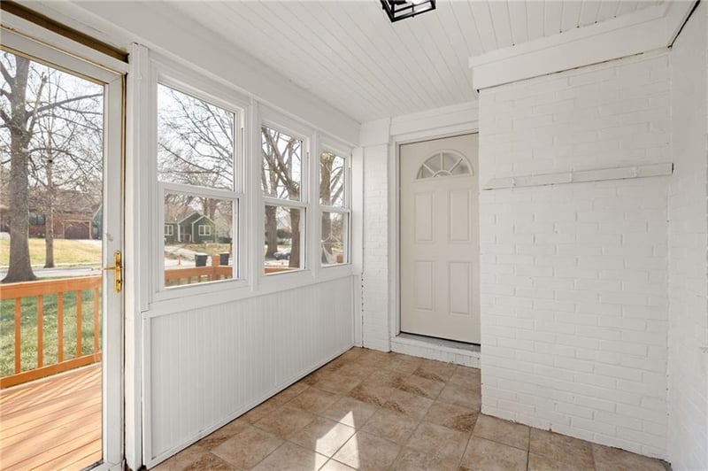 822 72nd St, Kansas City, MO 64131