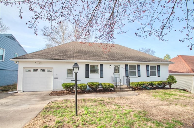 9042 Holly St, Kansas City, MO 64114