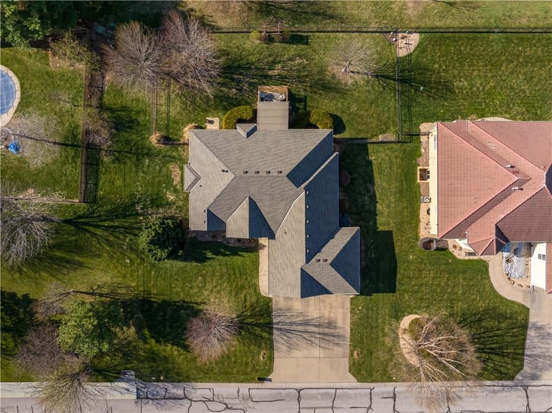 4612 Gull Point Dr, Lee's Summit, MO 64082