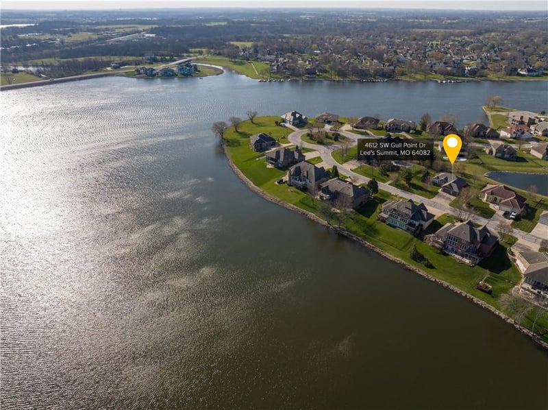 4612 Gull Point Dr, Lee's Summit, MO 64082