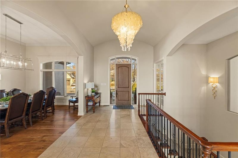 2421 Lake Breeze Dr, Lee's Summit, MO 64086