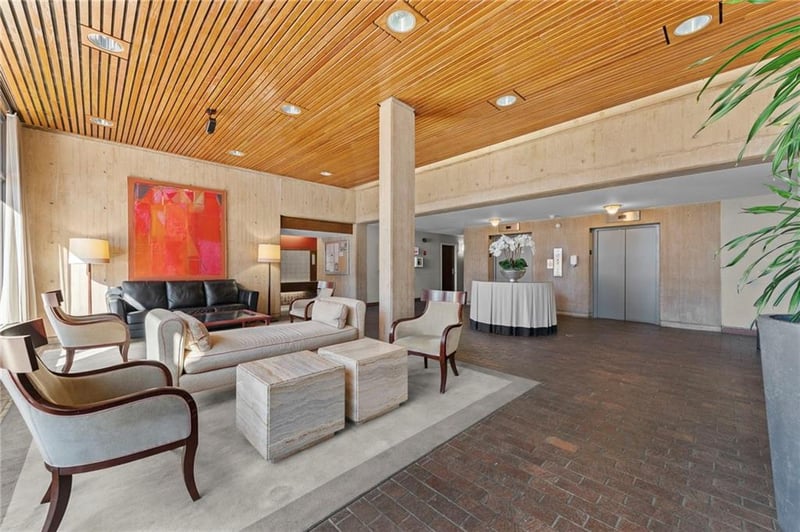 2525 Main St #210, Kansas City, MO 64108