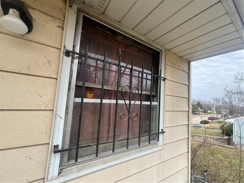 5661 Bales St, Kansas City, MO 64130