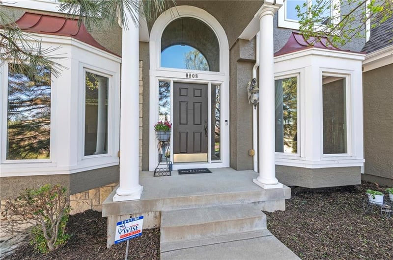 9908 147th St, Overland Park, KS 66221