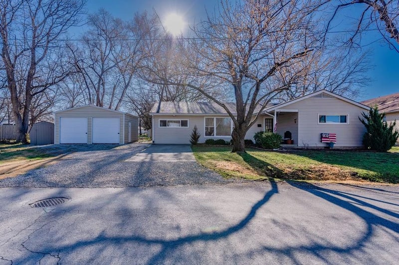 1309 Sanders St, Harrisonville, MO 64701