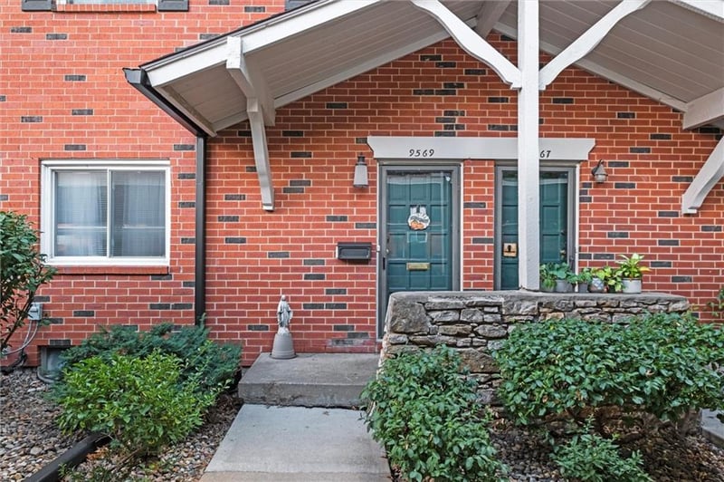 9569 Outlook Dr, Overland Park, KS 66207