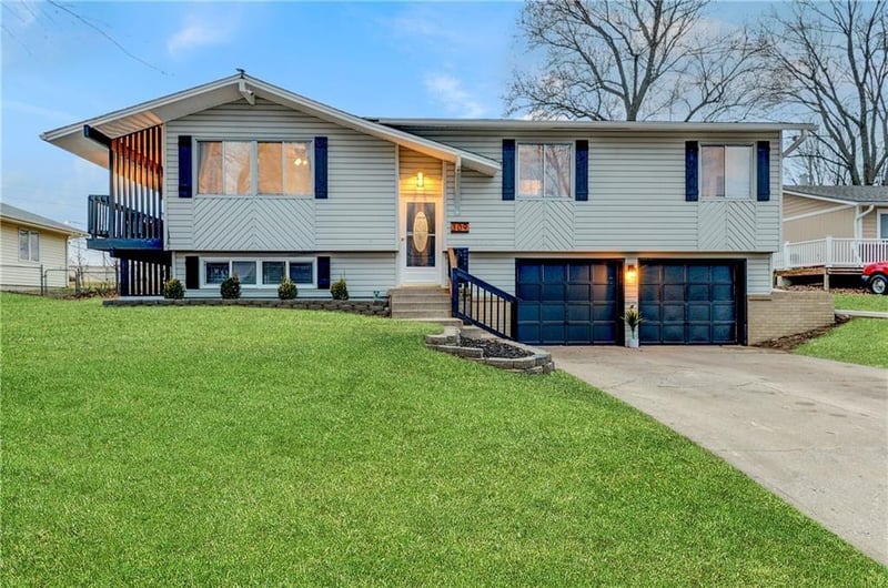 309 88th Ter, Kansas City, MO 64155