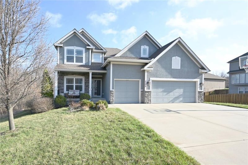 5304 93rd St, Kansas City, MO 64154