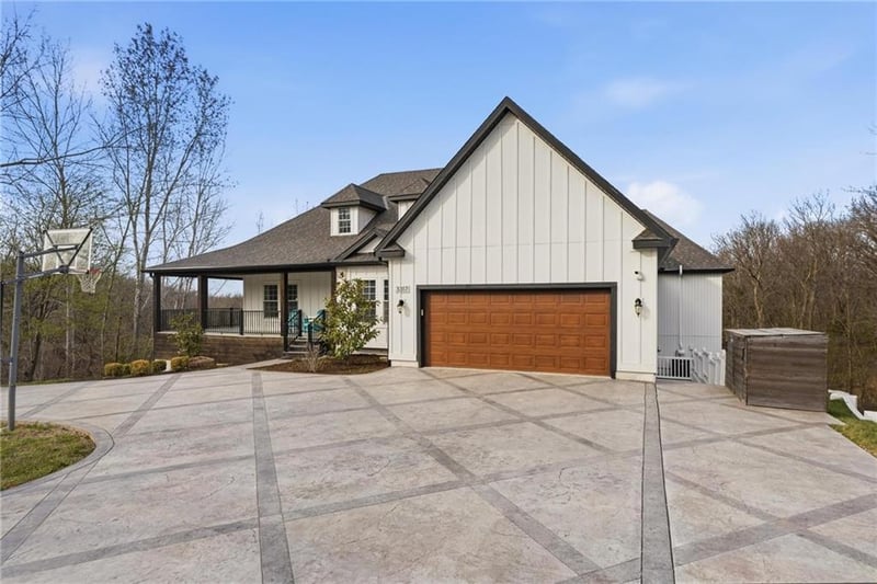 3317 103rd Ct, Kansas City, KS 66109