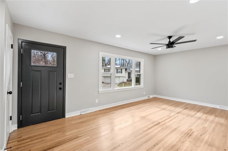 9501 Grand Ave, Kansas City, MO 64114