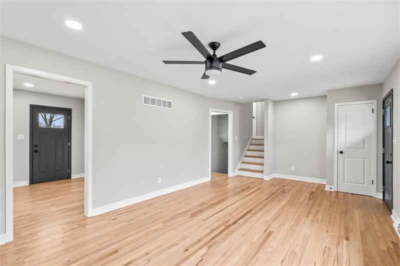 9501 Grand Ave, Kansas City, MO 64114