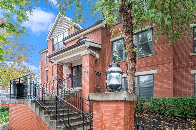 425 9th St #102, Kansas City, MO 64105