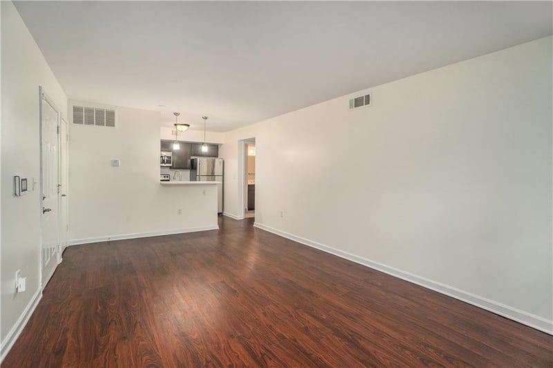 425 9th St #102, Kansas City, MO 64105