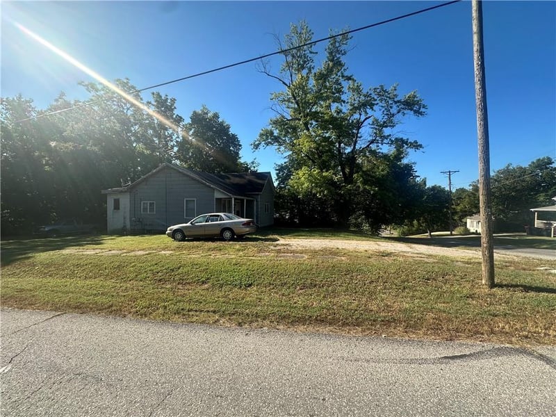 709 Washington St, Warrensburg, MO 64093