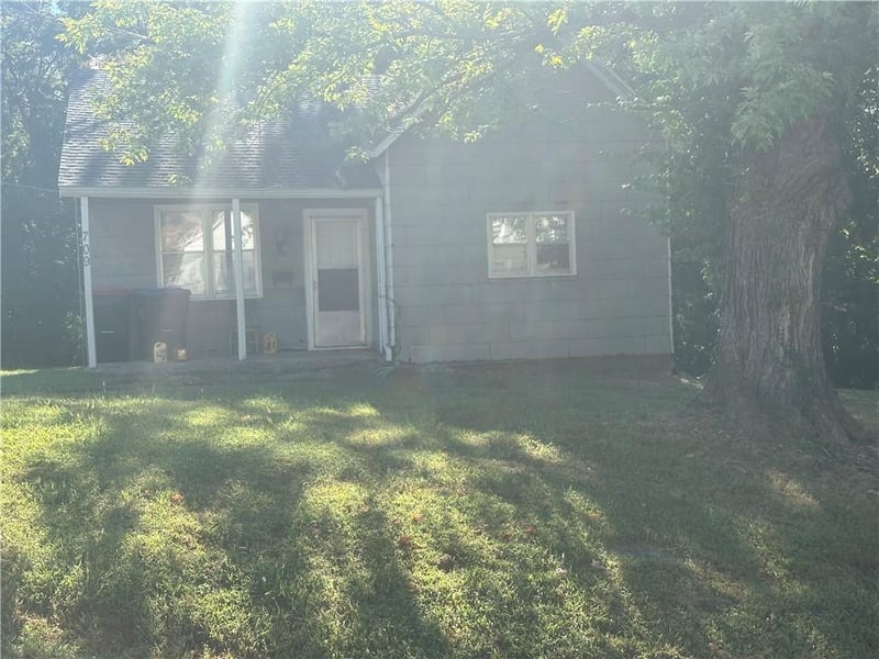 709 Washington St, Warrensburg, MO 64093