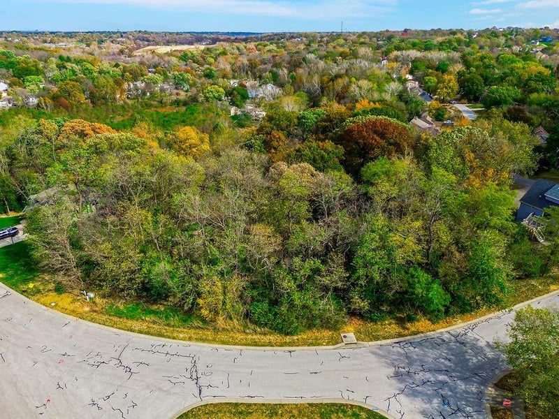 5575 Heritage Hill Rd, Parkville, MO 64152