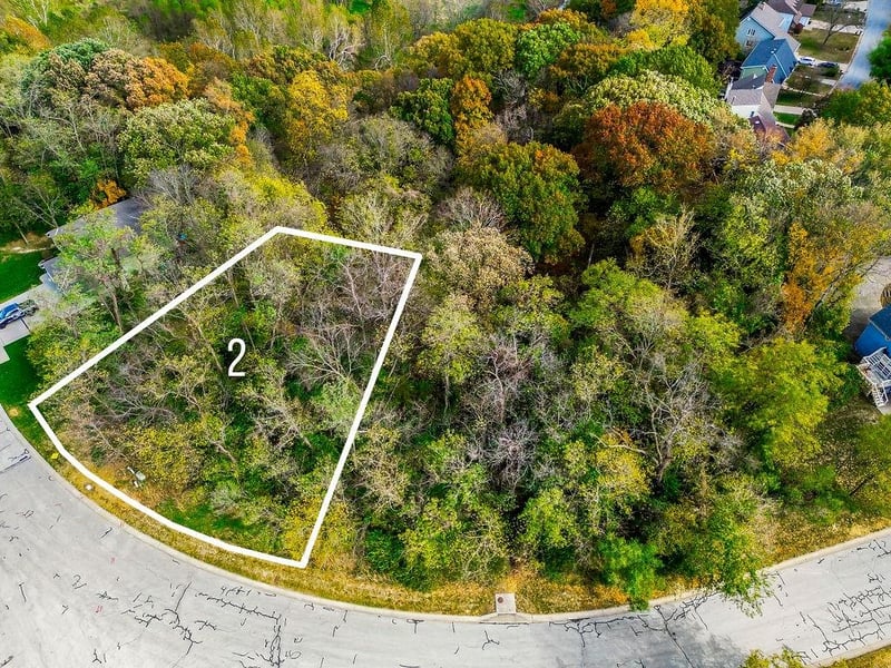 5575 Heritage Hill Rd, Parkville, MO 64152