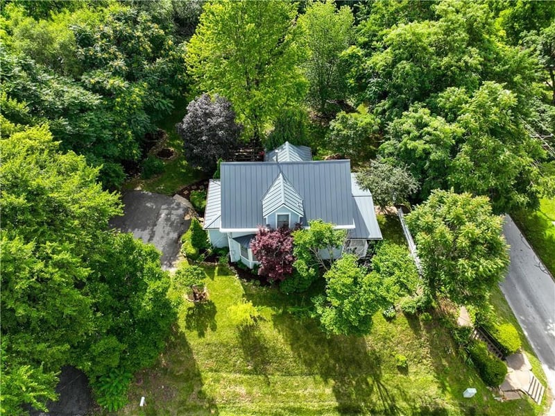 424 Walnut St, Weston, MO 64098