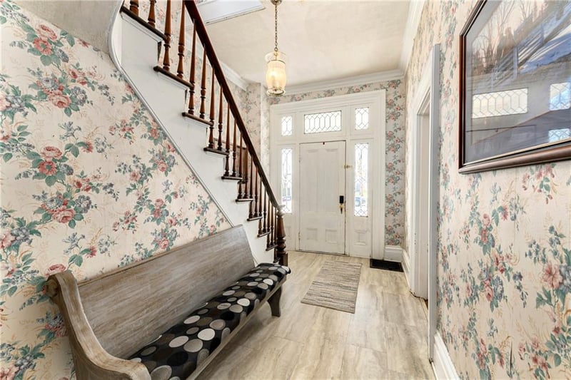904 3rd Ave, Leavenworth, KS 66048