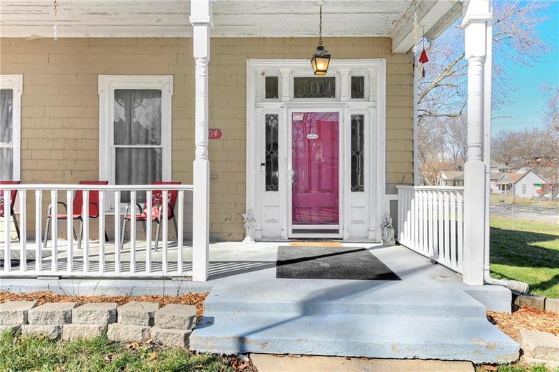 904 3rd Ave, Leavenworth, KS 66048