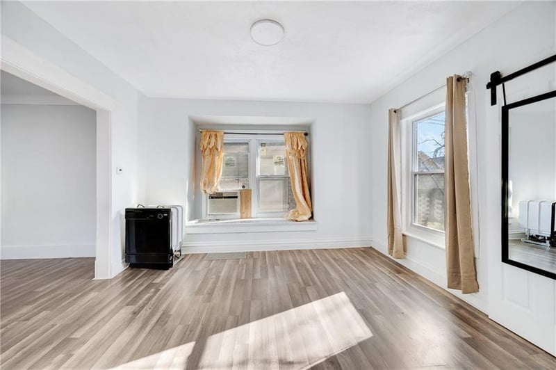 3241 28th St, Kansas City, MO 64128