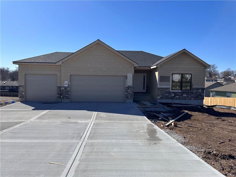 18699 Bundschu Rd, Independence, MO 64056