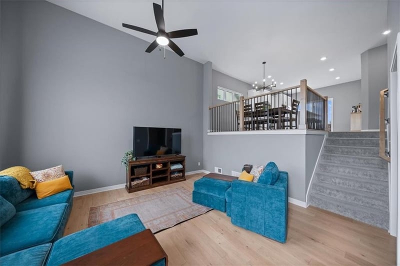 16083 Ryan Cir, Parkville, MO 64152