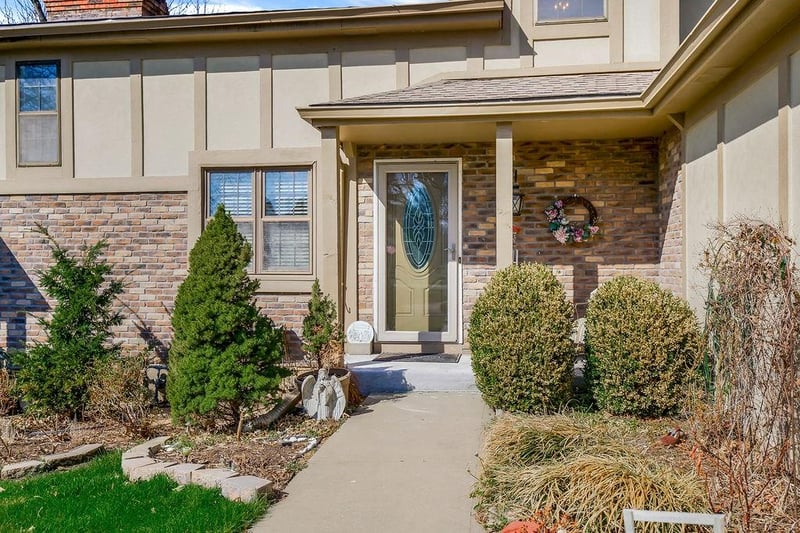 11051 95th Ter, Overland Park, KS 66214