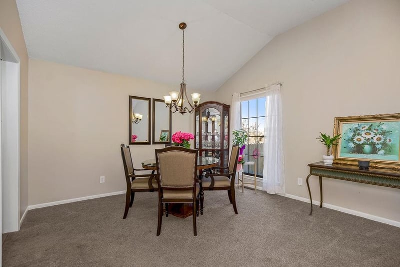 11051 95th Ter, Overland Park, KS 66214