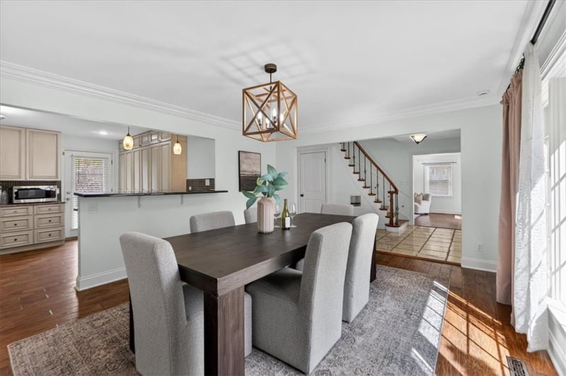 5404 Chadwick Rd, Fairway, KS 66205
