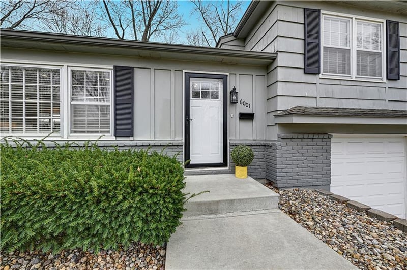 6001 101st Ter, Overland Park, KS 66207