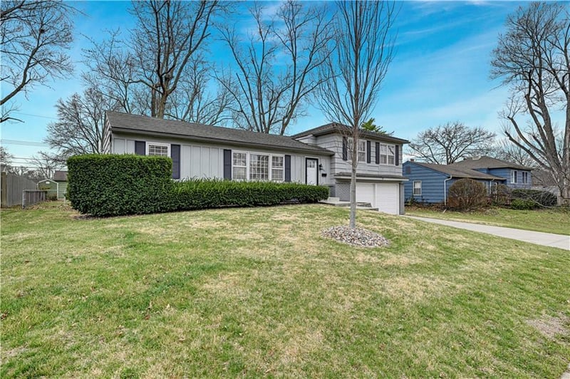 6001 101st Ter, Overland Park, KS 66207