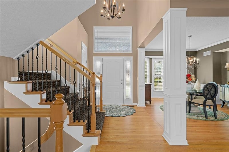 14011 Rosehill Ln, Overland Park, KS 66221