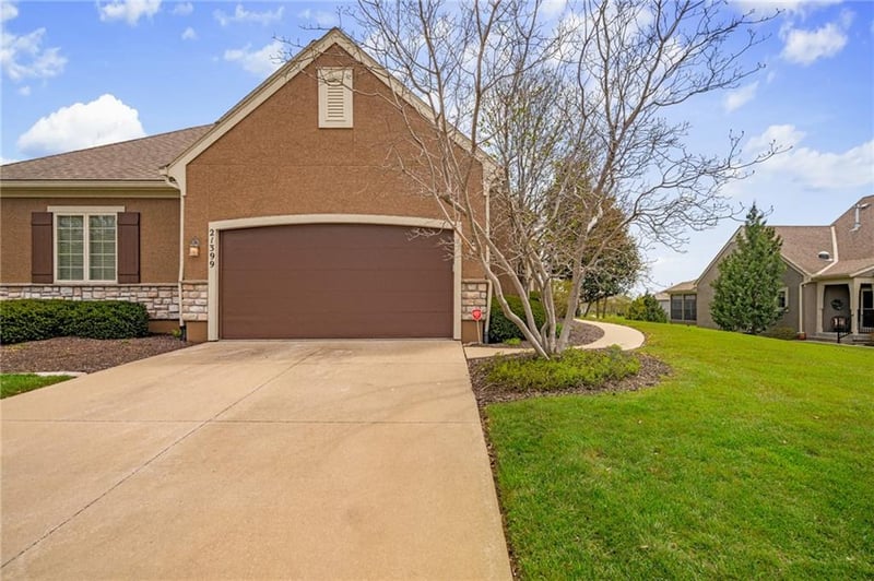 21399 116th St, Olathe, KS 66061