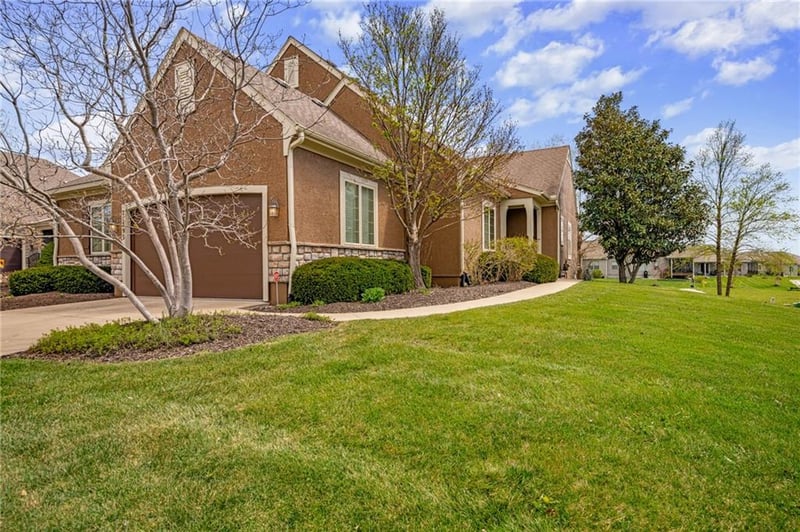 21399 116th St, Olathe, KS 66061