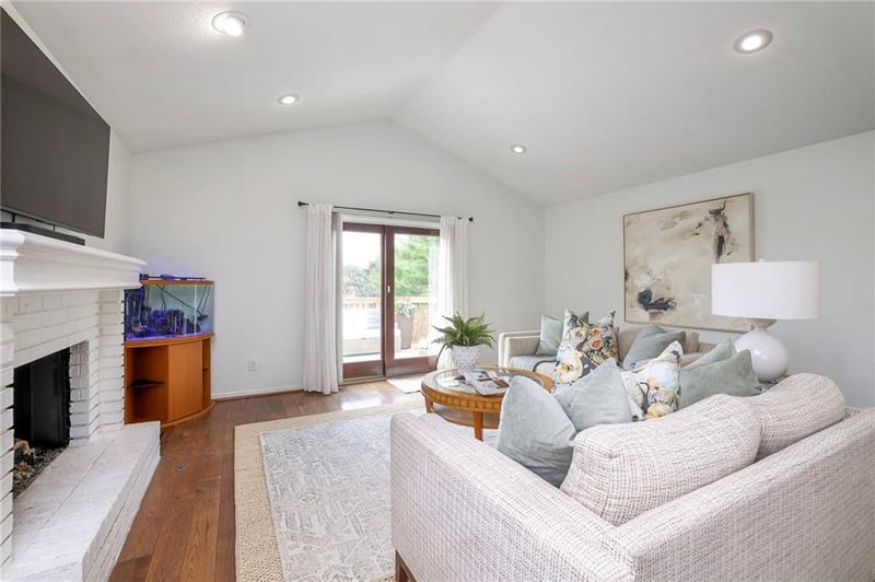 10890 Bradshaw St, Overland Park, KS 66210